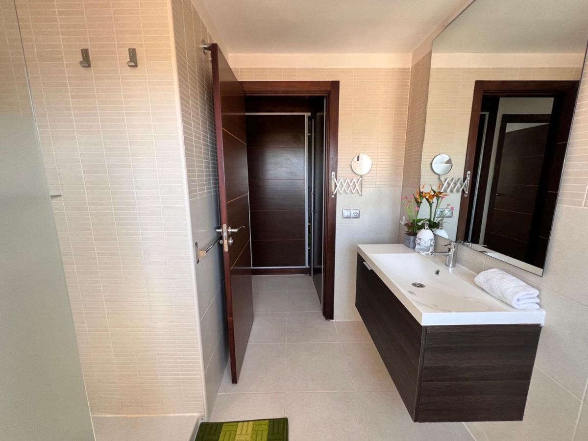 Seaview Paradise Hard Rock Apartment 아데제 외부 사진